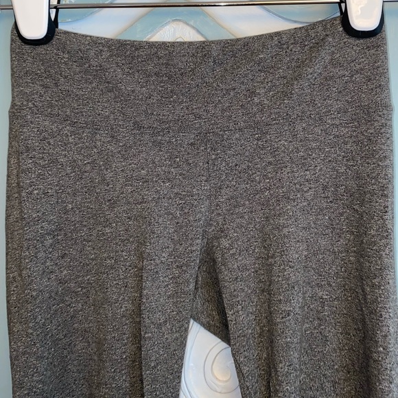 TNA GREY MARL TIGHTS with purple logo - Picture 4 of 5